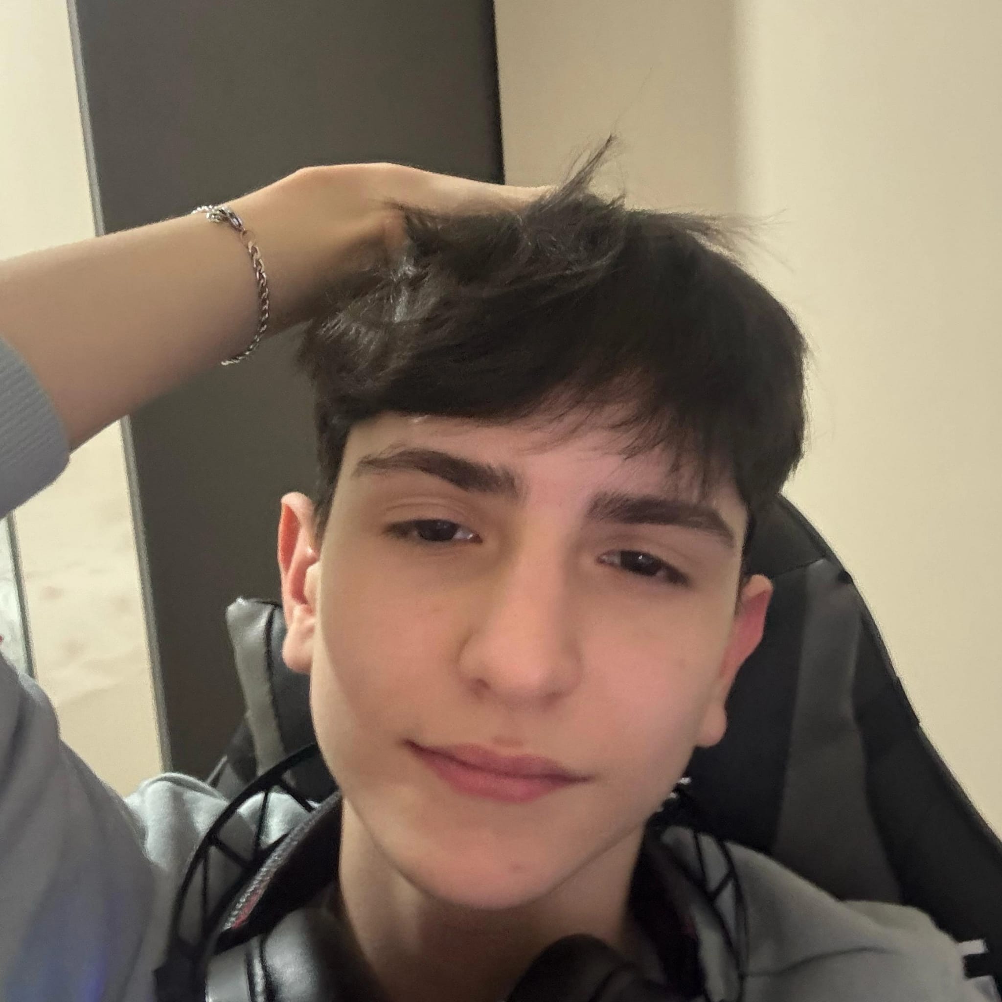 Ekip Üyesi aysihuniks